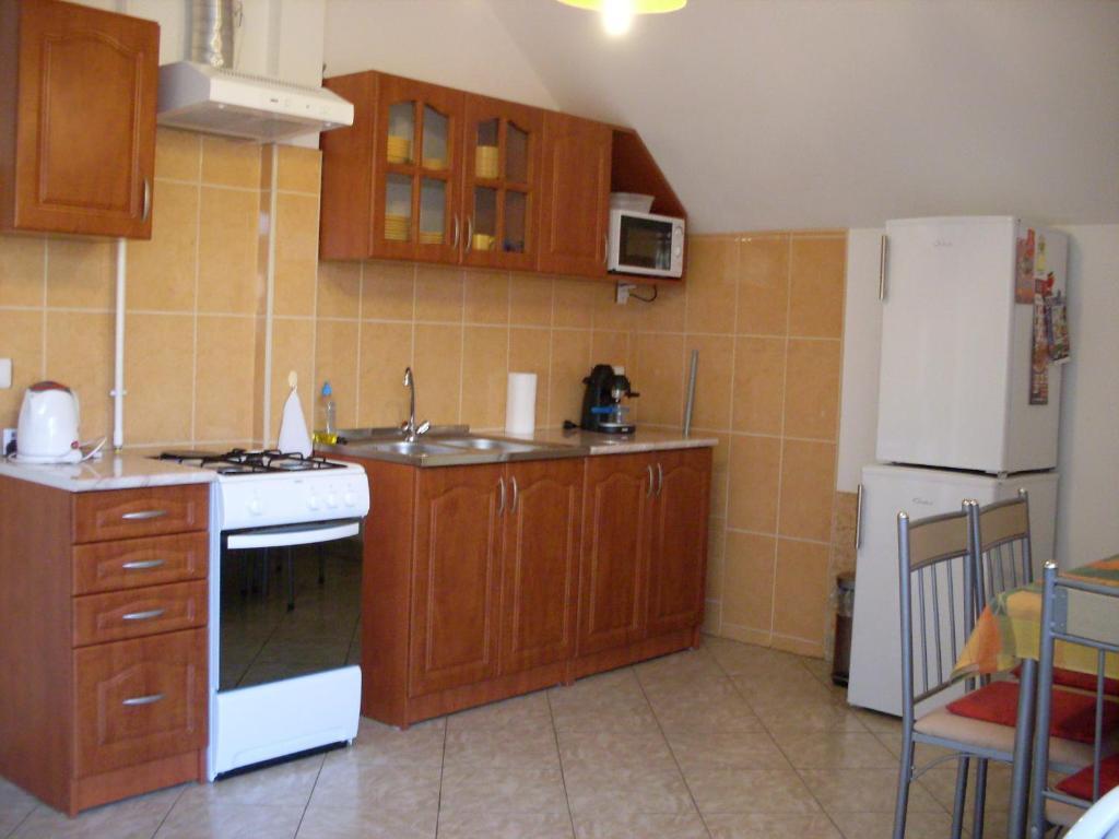 Éden Vendégház Miskolc Habitación foto